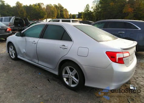 2012 Toyota Camry Se z USA, uszkodzony, nr VIN 4T1BF1FKXCU093561